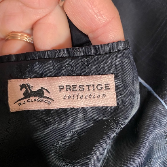 **TAKING BEST OFFER** R.J. CLASSICS PRESTIGE COLLECTION Navy 100% Wool Blazer - Picture 9 of 10